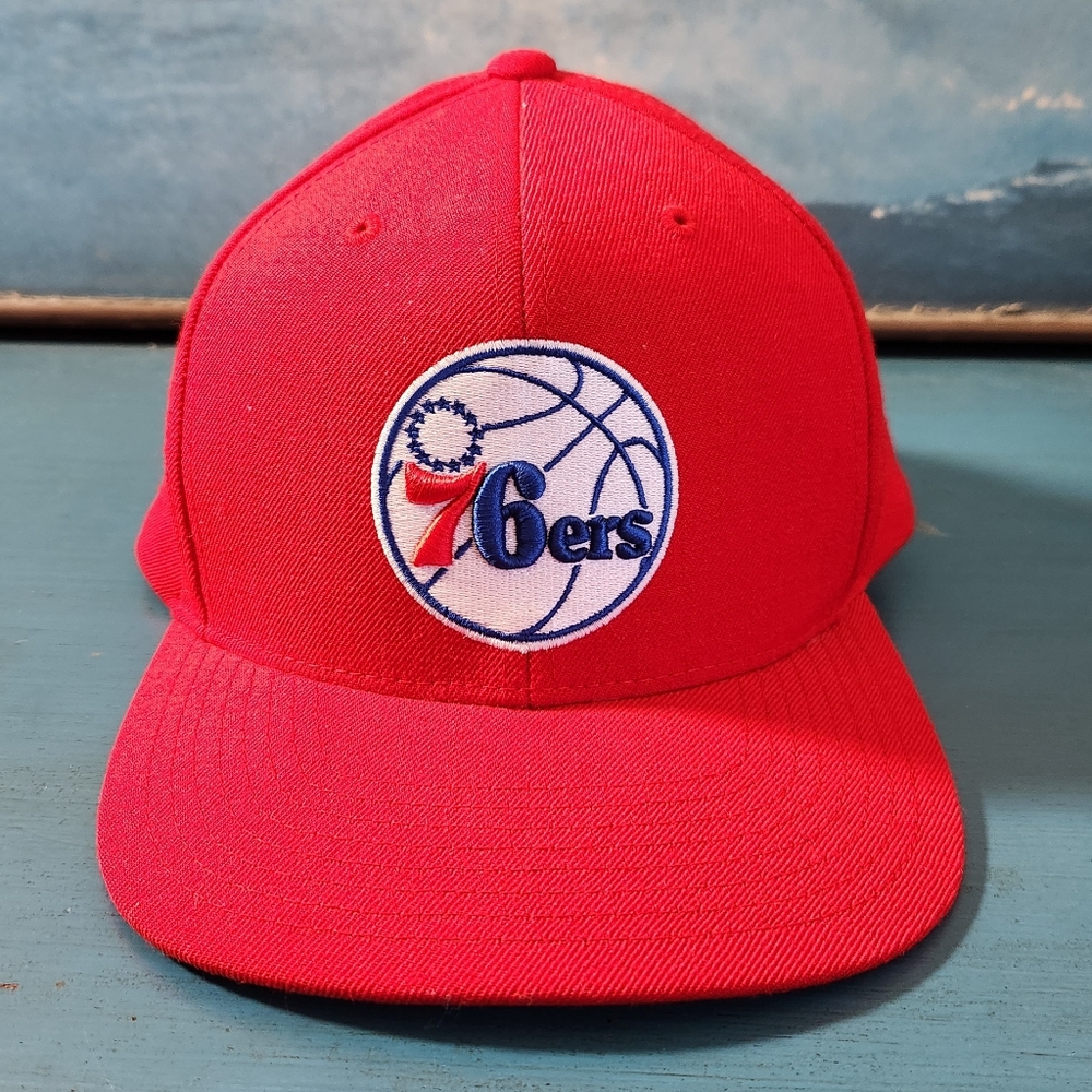 Philadelphia 76ers Red Snapback Hat
